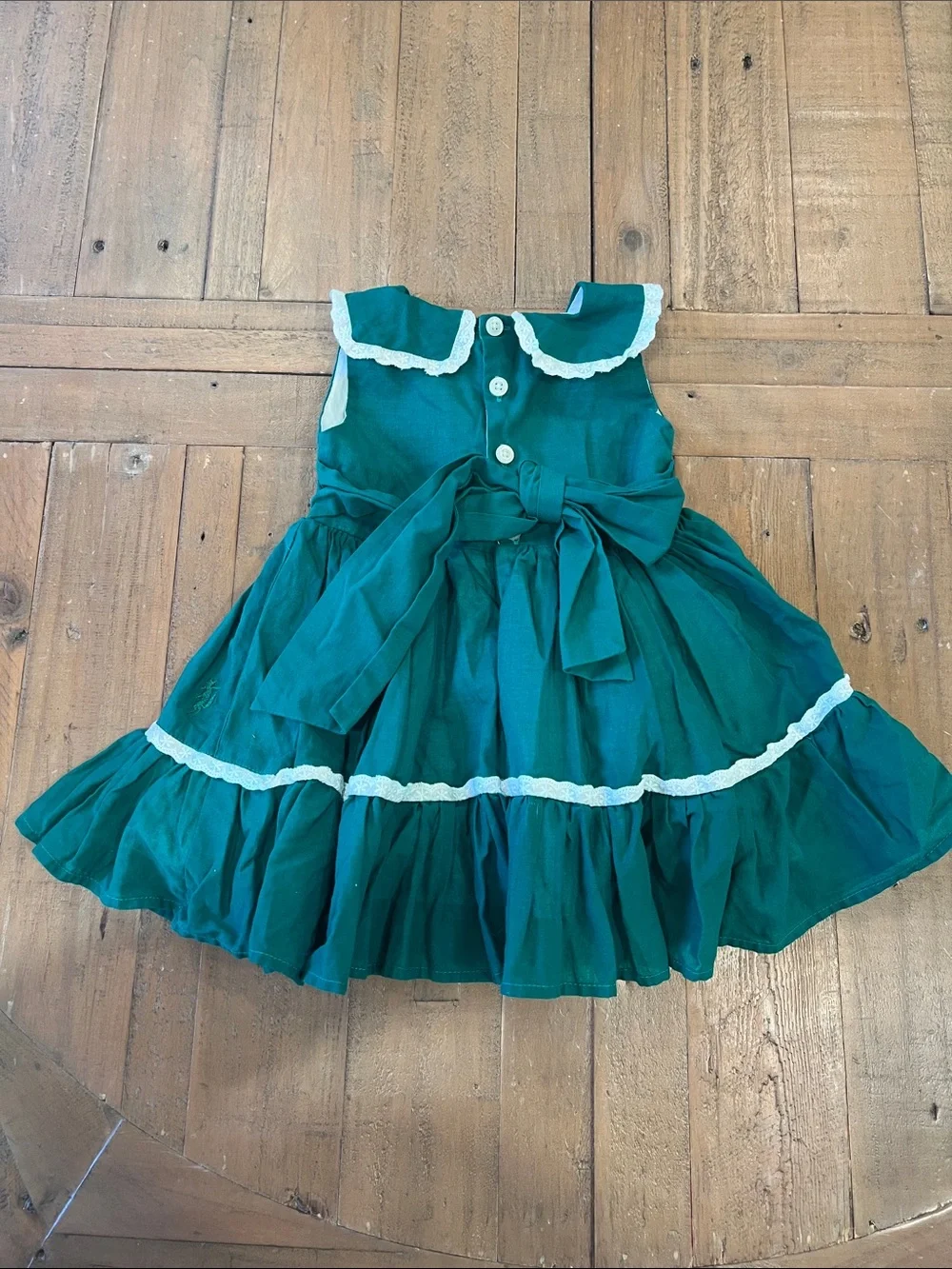 Well Dressed Wolf green white